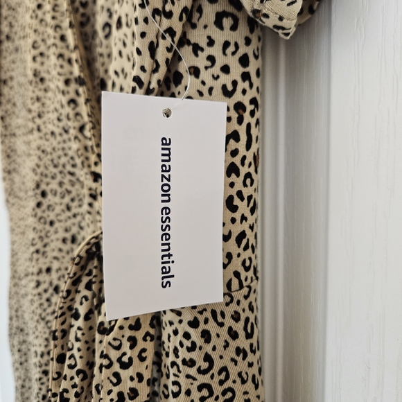 Amazon Essentials Faux Wrap V-Neck Dress – NWT – Size XL – Leopard Print - Picture 5 of 8